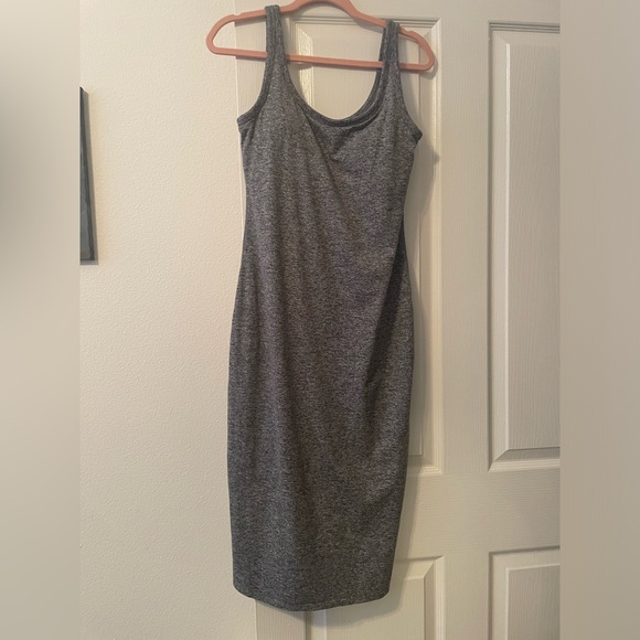 Vuori Dresses & Skirts - Vuori Gray Midi Dress
